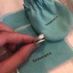 Tiffany and Co Elsa Peretti teardrop ring